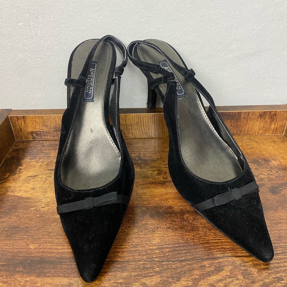 Vintage black point toe heel